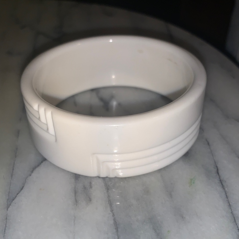 Vintage White Genuine Lucite Bangle Bracelet
